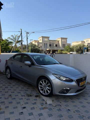 מאזדה 3