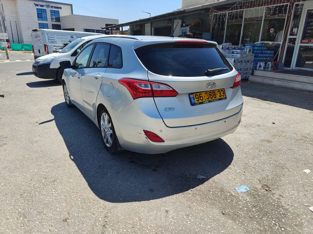 יונדאי i30