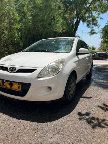 יונדאי i20