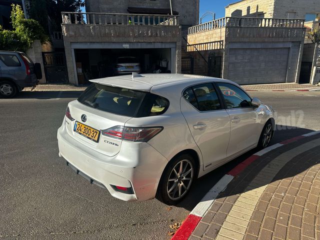 לקסוס CT
