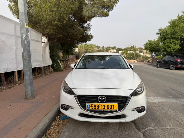 מודעת רכב מאזדה 3