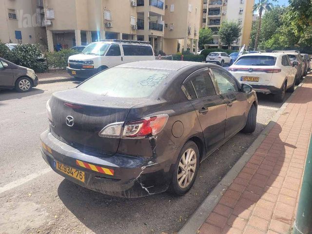 מודעת רכב מאזדה 3