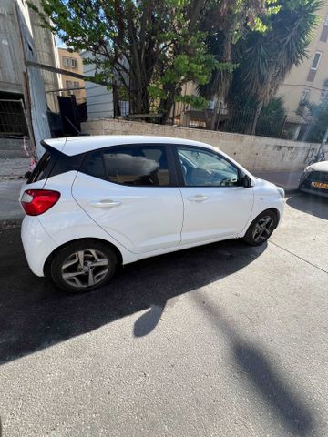 יונדאי i10