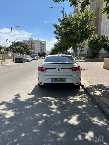 רנו מגאן