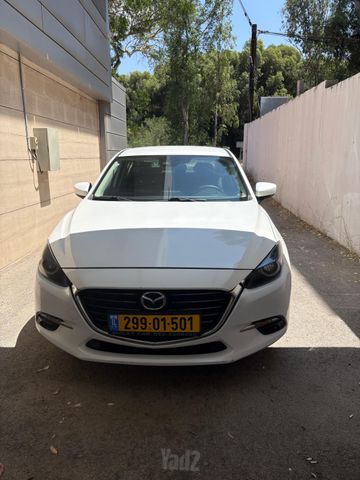 מודעת רכב מאזדה 3