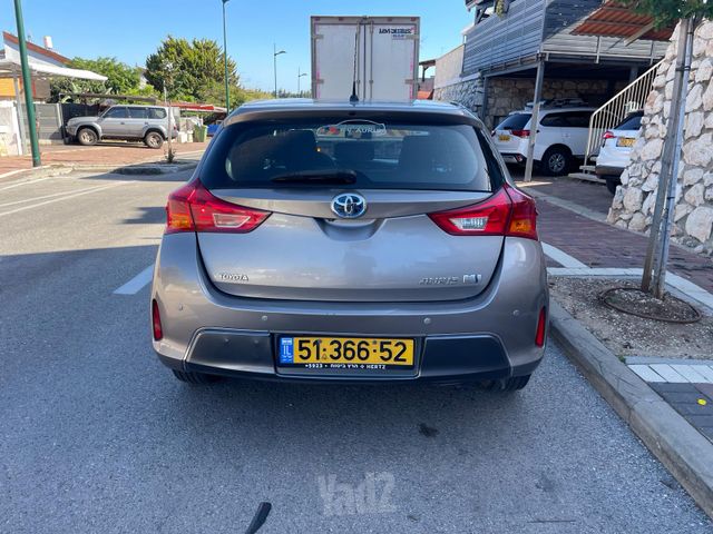 מודעת רכב טויוטה אוריס