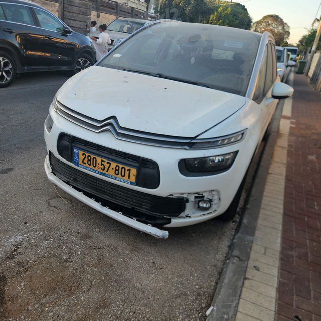 מודעת רכב סיטרואן C4 פיקאסו