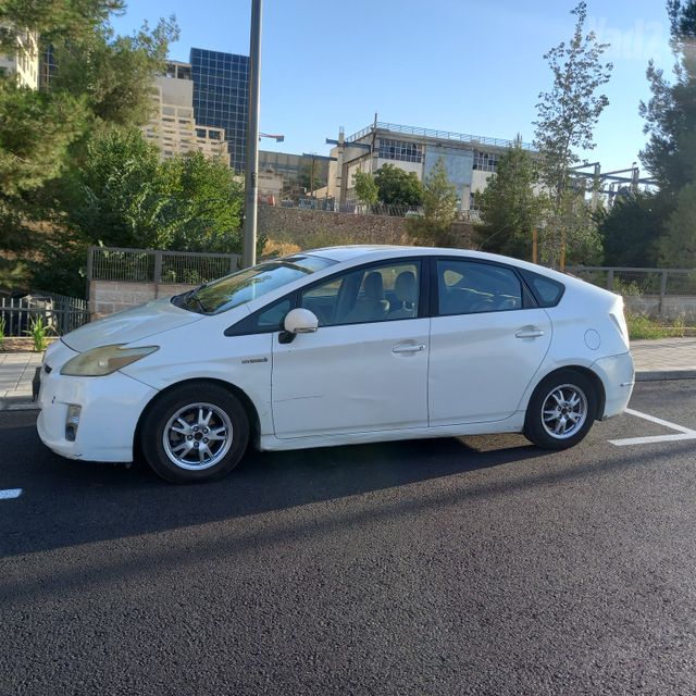 מודעת רכב טויוטה פריוס