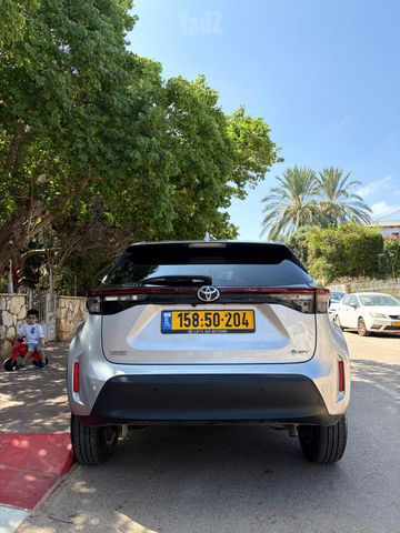 טויוטה יאריס קרוס