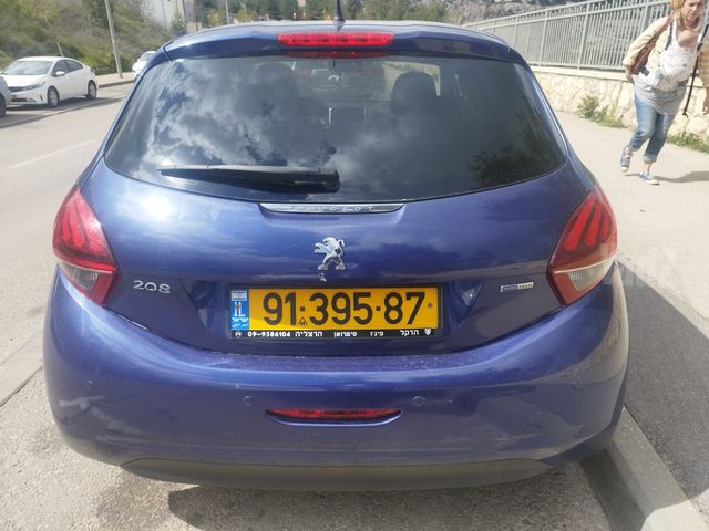 פיג'ו 208