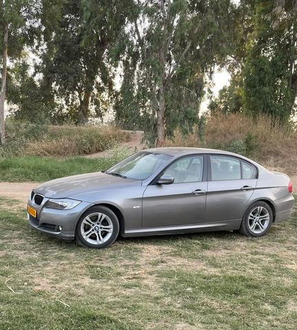 מודעת רכב ב מ וו סדרה 3