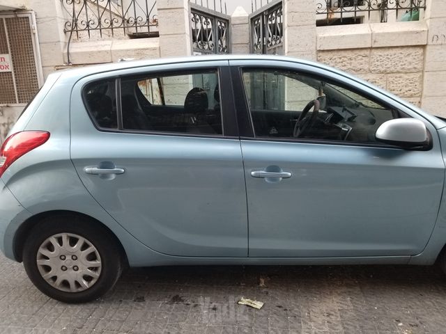 מודעת רכב יונדאי i20