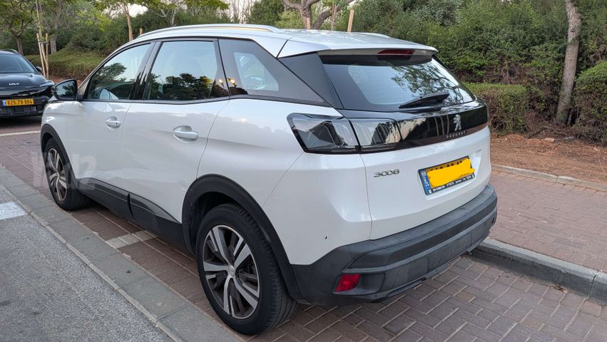 פיג'ו 3008