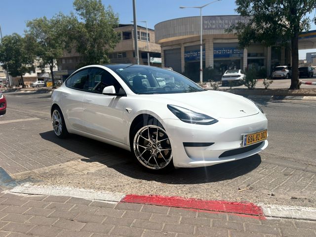 טסלה מודל 3