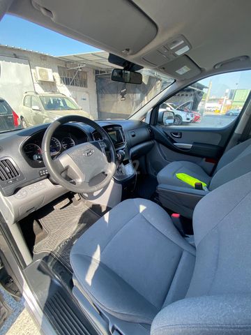 יונדאי H-1 / i800
