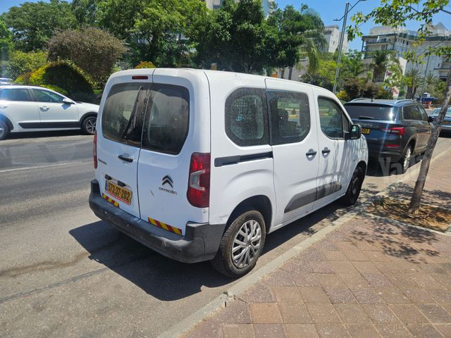 מודעת רכב סיטרואן ברלינגו
