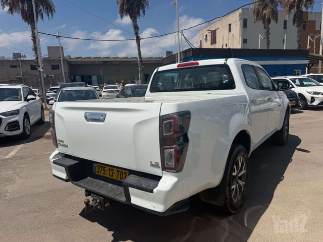 איסוזו די-מקס
