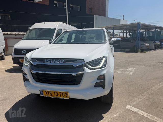 איסוזו די-מקס