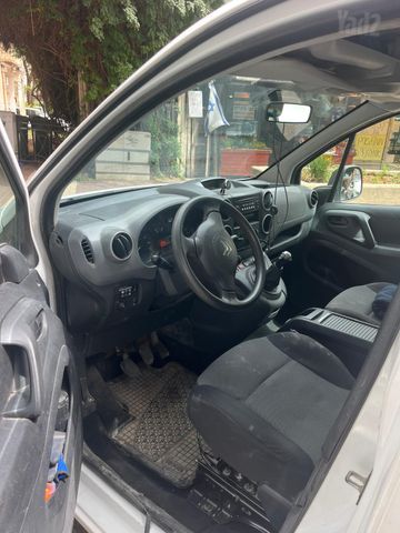 ברלינגו  Comfort ידני קומבי 5 מק 4 דל 1.6 (75 כ״ס)