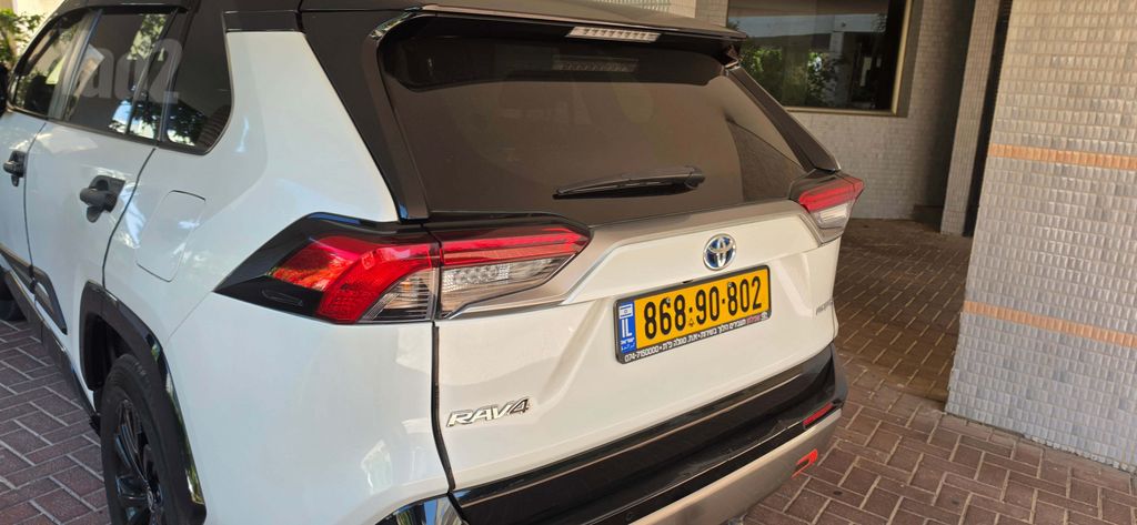 טויוטה RAV4
