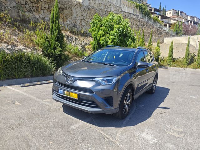 טויוטה RAV4