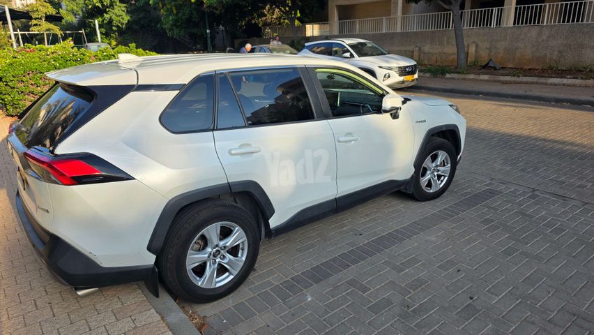 טויוטה RAV4