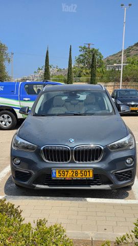 ב מ וו X1