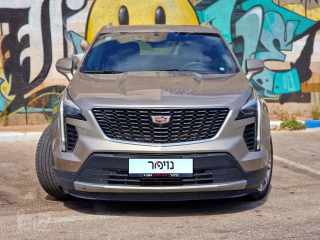 קאדילק XT4