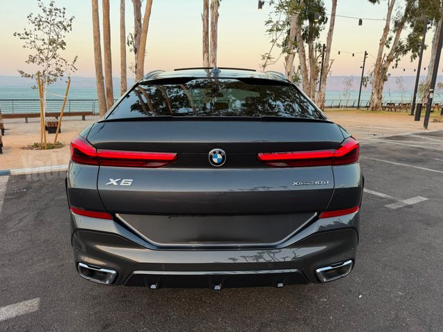 ב מ וו X6