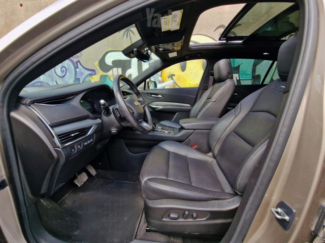קאדילק XT4