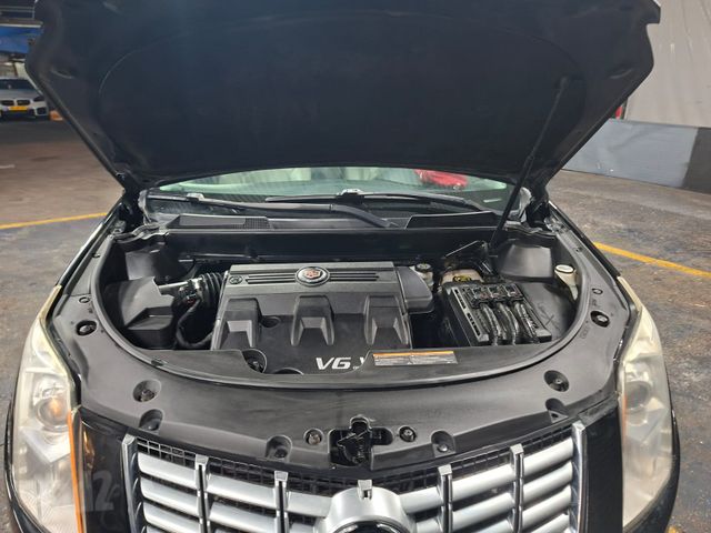 מודעת רכב קאדילק SRX
