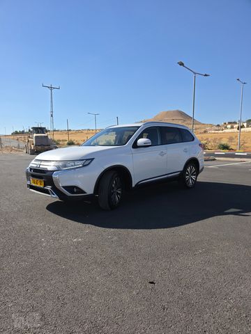 מיצובישי אאוטלנדר