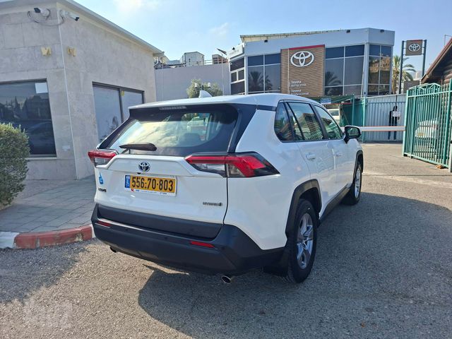 טויוטה RAV4