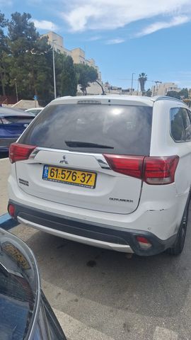 מיצובישי אאוטלנדר