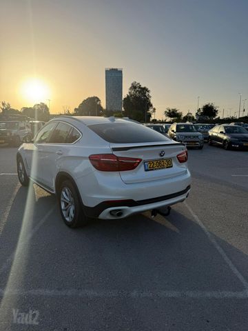 ב מ וו X6