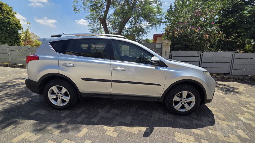 טויוטה RAV4