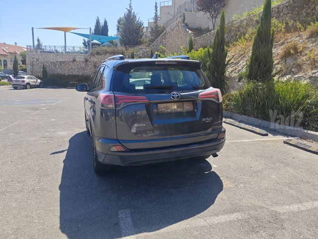טויוטה RAV4