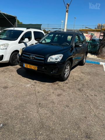 טויוטה RAV4