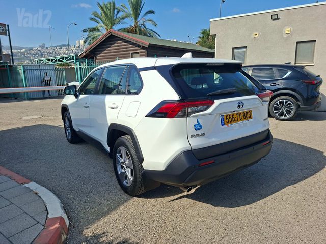 טויוטה RAV4