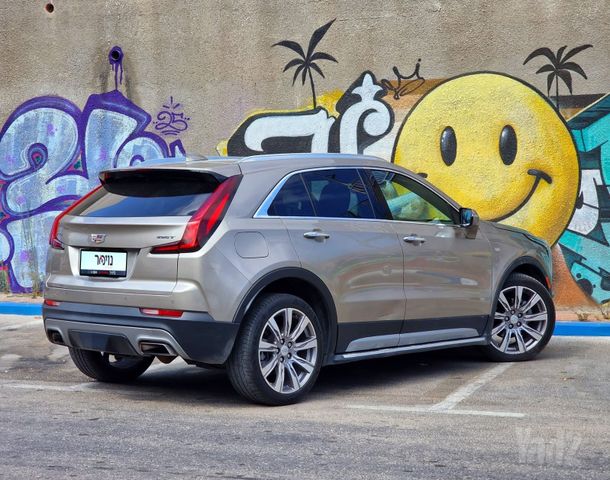 קאדילק XT4