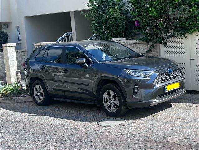 מודעת רכב טויוטה RAV4