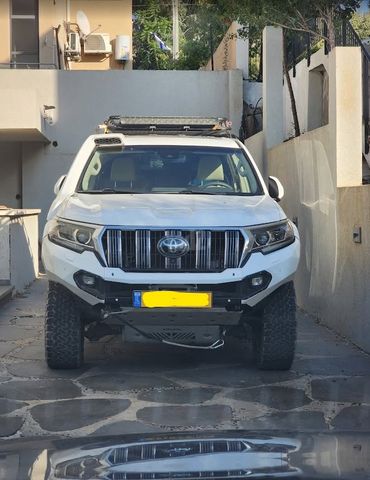 טויוטה לנד קרוזר