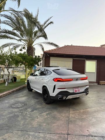ב מ וו X6