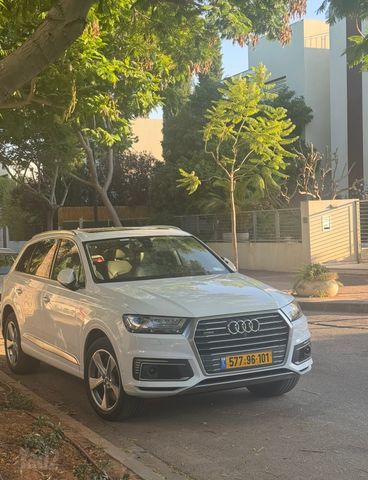 מודעת רכב אאודי Q7
