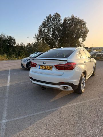 ב מ וו X6