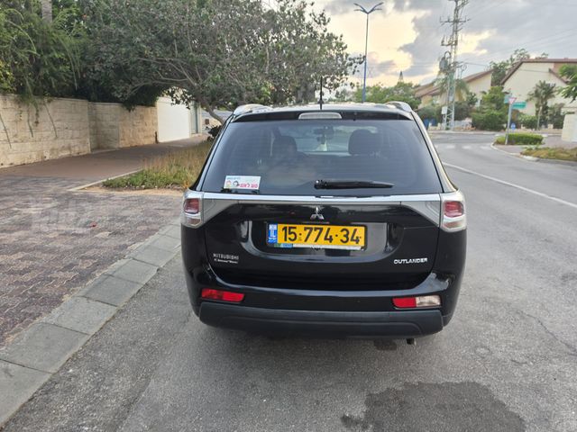 מיצובישי אאוטלנדר