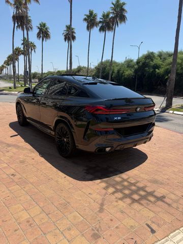 ב מ וו X6