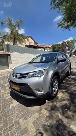 טויוטה RAV4