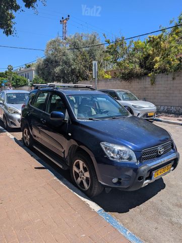 טויוטה RAV4