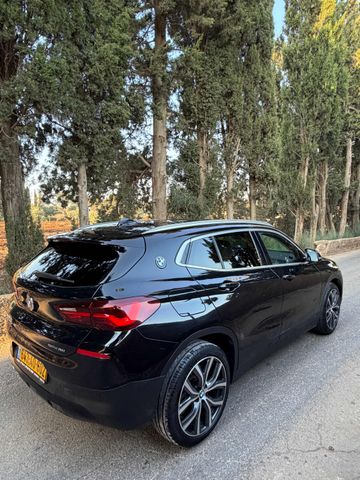 ב מ וו X2